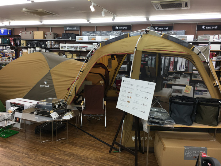 キャンピングリサーチ 西宮山口店 : 店内常設テントにスノーピーク メッシュシェルター登場！