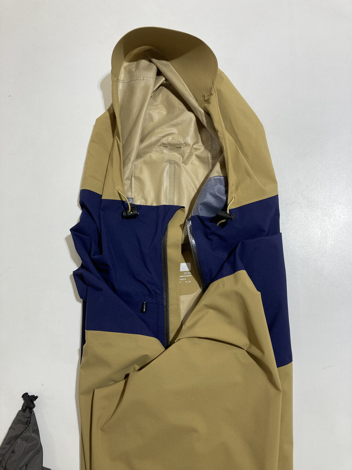 閉店】好日山荘 立川店 : 【30％OFF】マーモットの軽量レイン