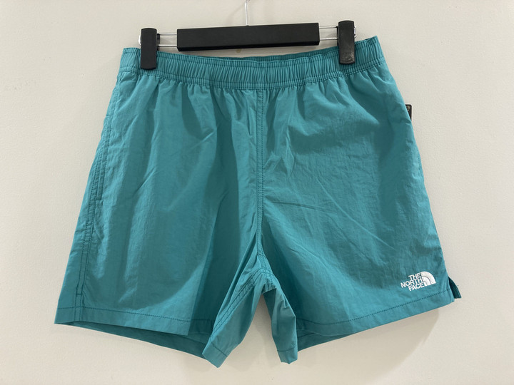 好日山荘 立川店 : 足取り軽やかショートパンツ「TNFバーサタイル