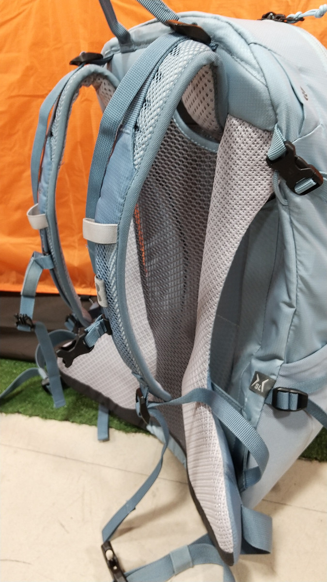 好日山荘 広島紙屋町店 : 暑い夏に人気のドイターのザックが入荷しました！