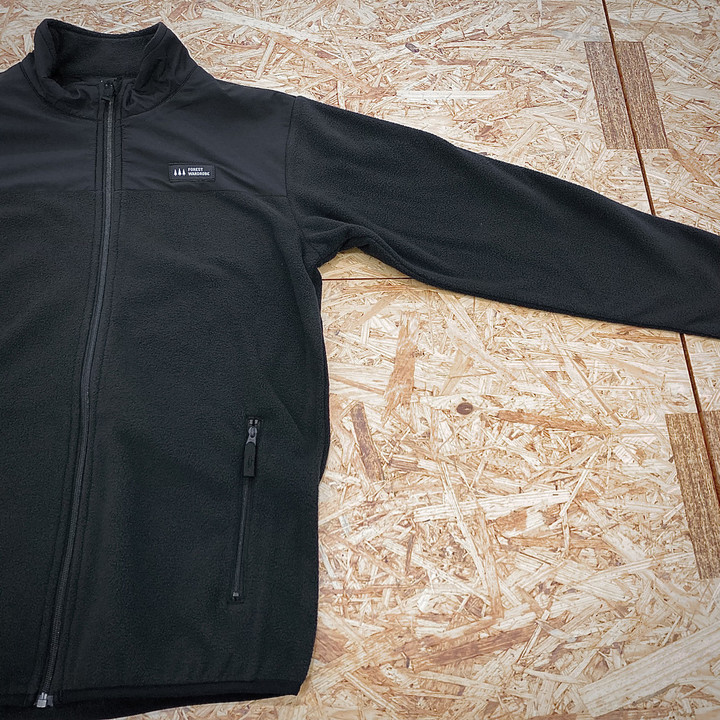 好日山荘 瑞穂店 : 寒い時のちょい足しに便利なマイクロフリースジャケット