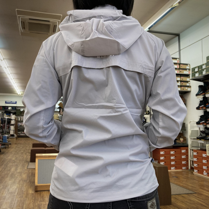 【福袋セール】の商品 好日山荘 瑞穂店 MAMMUTの薄手軽量ジャケットはポケッタプル仕様で携帯性も抜群 : ウェア