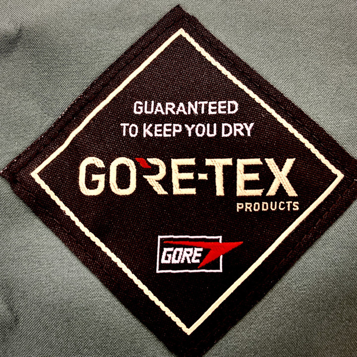 好日山荘 瑞穂店 : 上下で税込3万円台のGORE-TEXのレインウェア