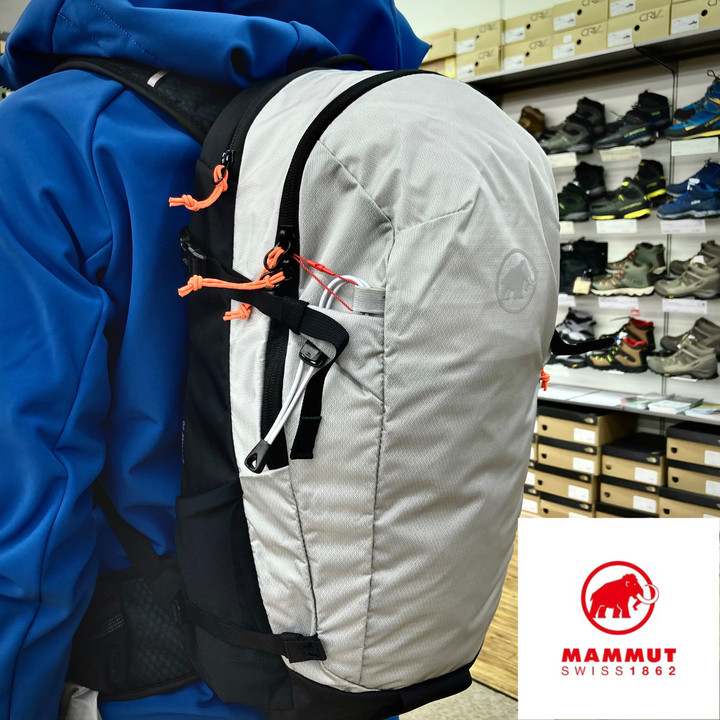 好日山荘 瑞穂店 : マムートの軽量ハイキングパック『リチウム 20 