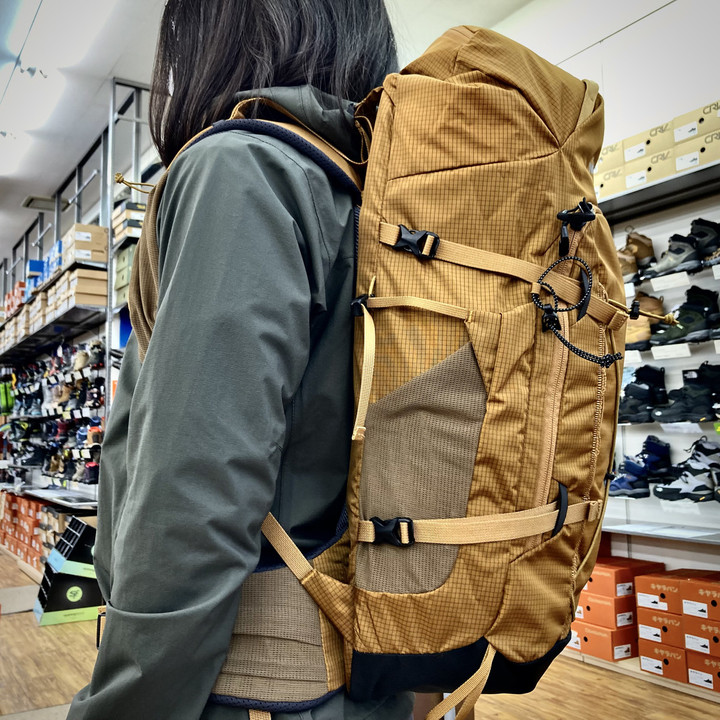 好日山荘 瑞穂店 : 日帰り登山から夏の富士登山まで 汎用性の高い30 