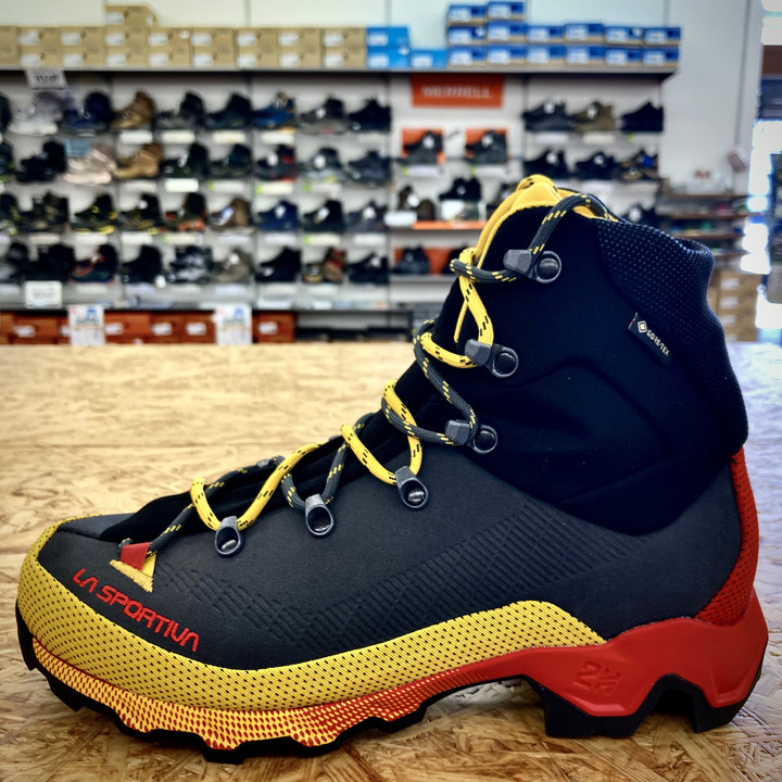 LA SPORTIVA トレッキングシューズ グレー/オレンジ（LA SPORTIVA 