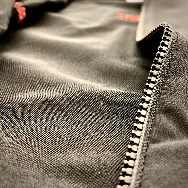 マムート　2025SS 新品未使用品　刺繍ロゴ　クリーム　アノラックジャケット. 好日山荘 瑞穂店 : MAMMUT クラシックロゴ カプセルコレクション