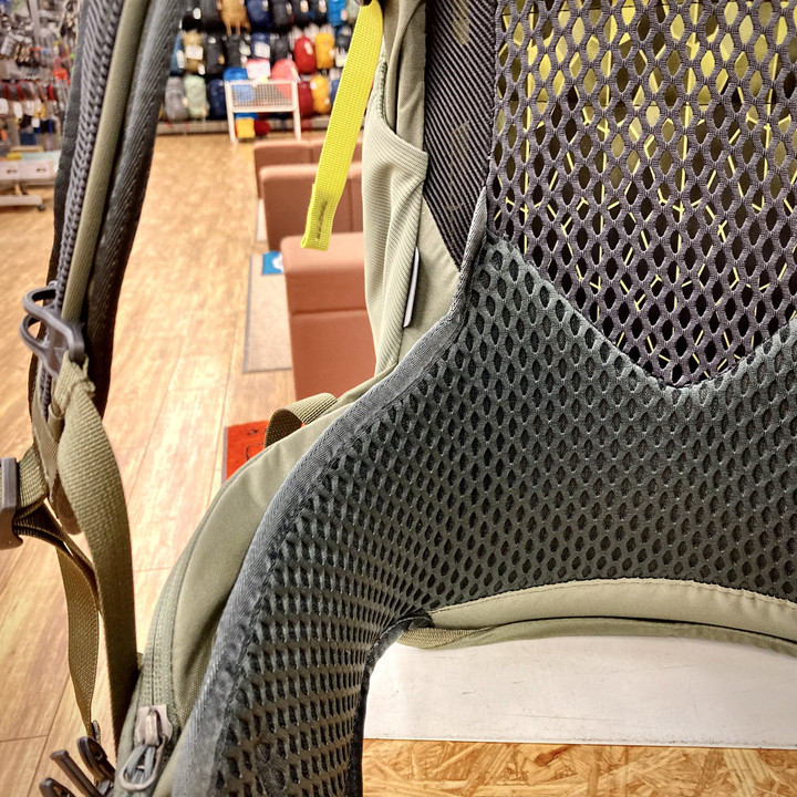 好日山荘 瑞穂店 : 超通気性バックパック『ズール28LT』