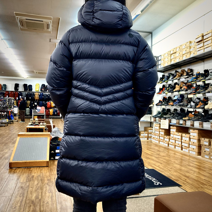 好日山荘 瑞穂店 : 軽量ダウンロングジャケット マーモット『750FP 