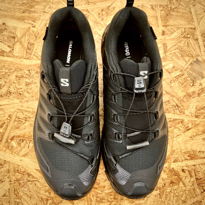 好日山荘 瑞穂店 : 包まれるようなフィット感 クイックレースシステム