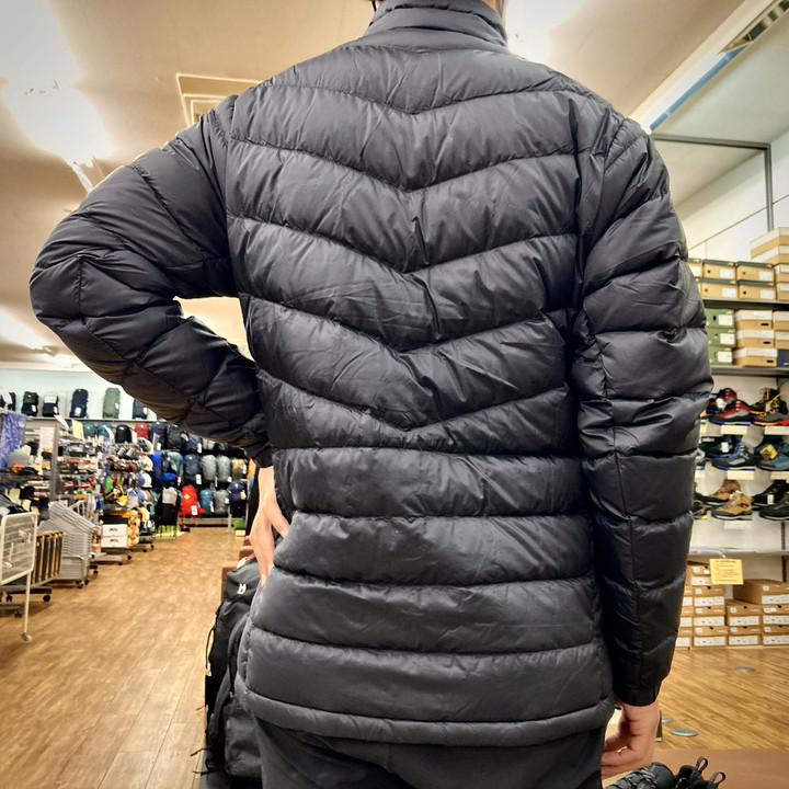 好日山荘 瑞穂店 : 使い勝手の良い薄手ダウンジャケット マーモット