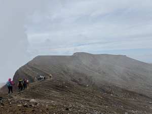 574471484_1443600974440781_36811072